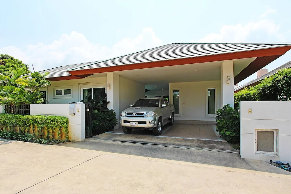 Rossawan Pool Villa