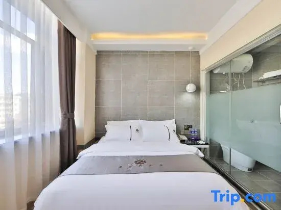 Business Double room (full double bed)