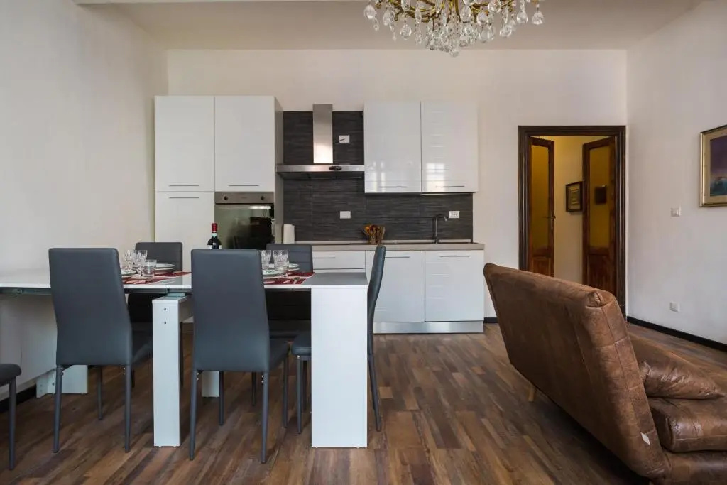 Parco Ducale Elegant Apartment con Balcone