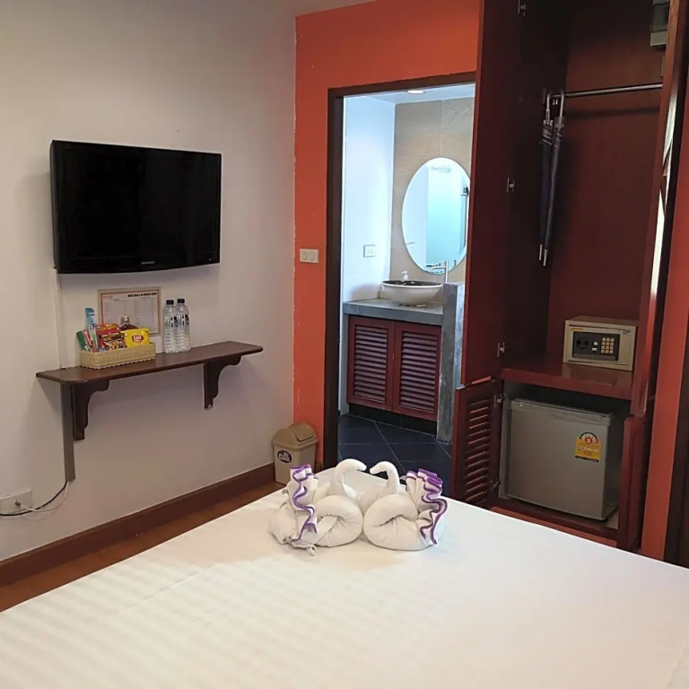 Economy room