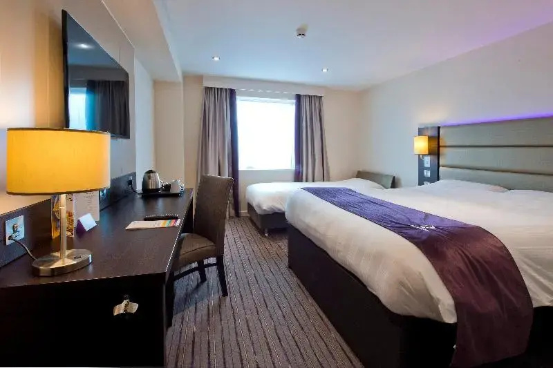 Standard Triple room