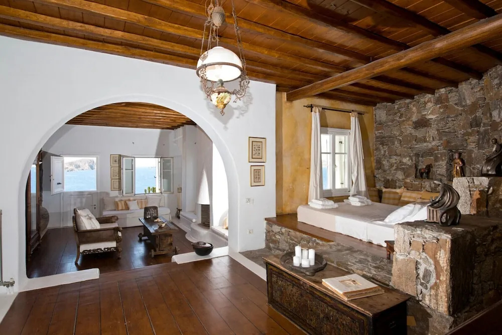Villa St Johns Retreat 7 Bedroom Villa in Saint John With Private Pool