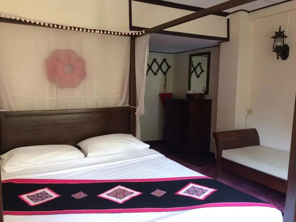 Changpuak Hotel by null
