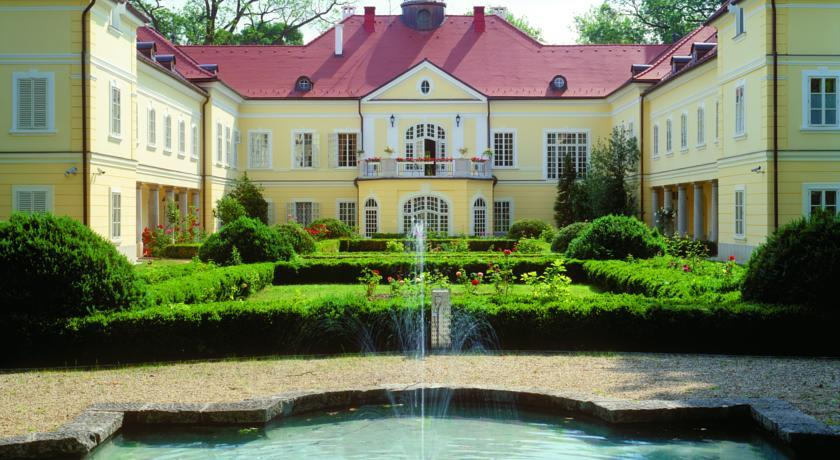 Szidónia Manor House