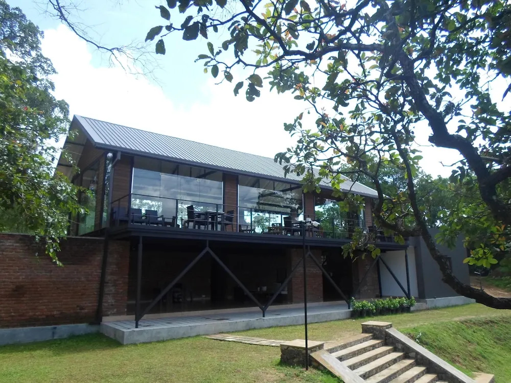 Sennya Resorts