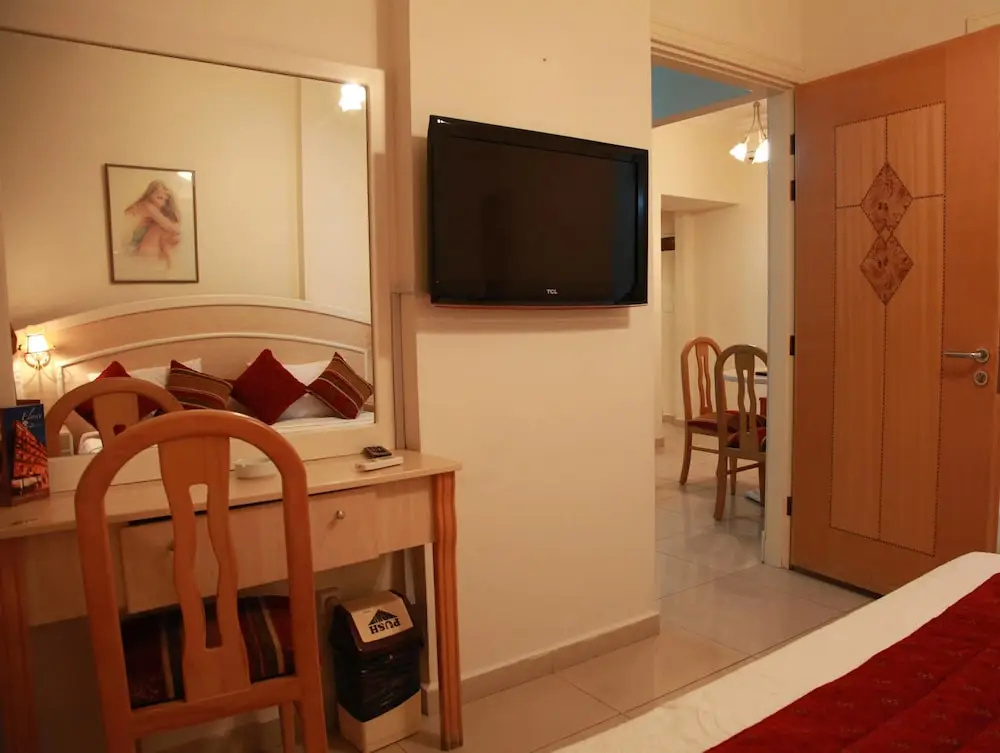 2 Bedrooms Standard Quadruple Family room with balcony