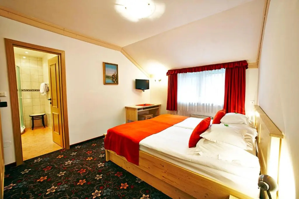 Economy room
