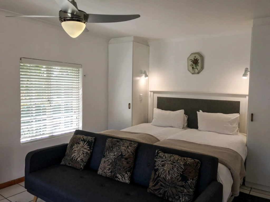 Howard's End Manor — 5
