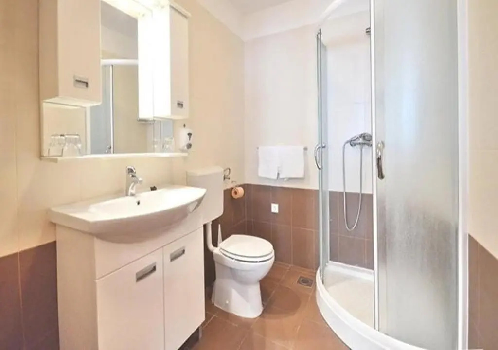 Standard Double room with balcony (full double bed)