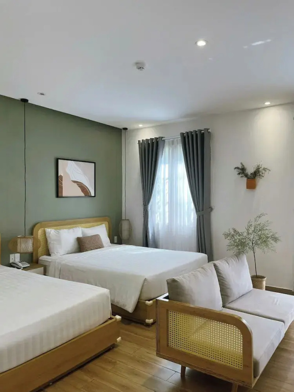 Standard Quadruple Family room with city view