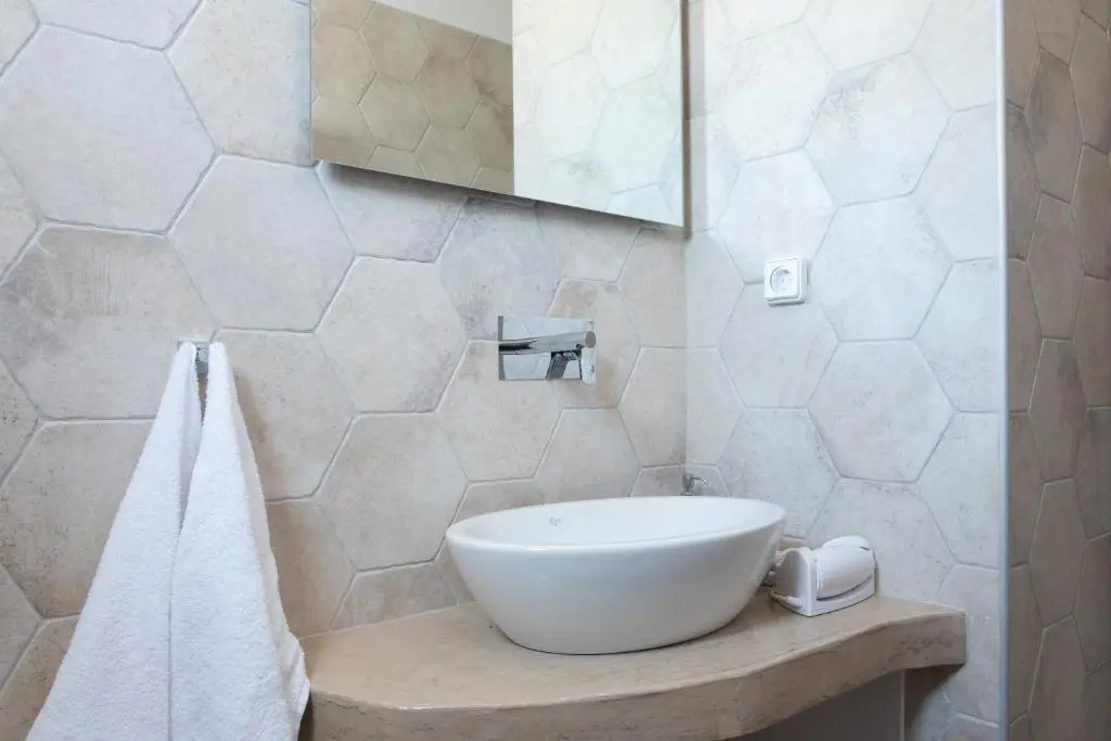 Tristhenia Hotel — 5