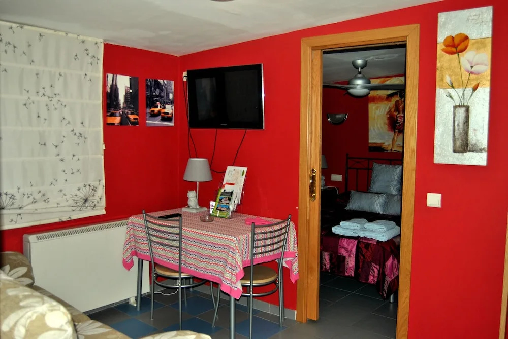 Deluxe Studio