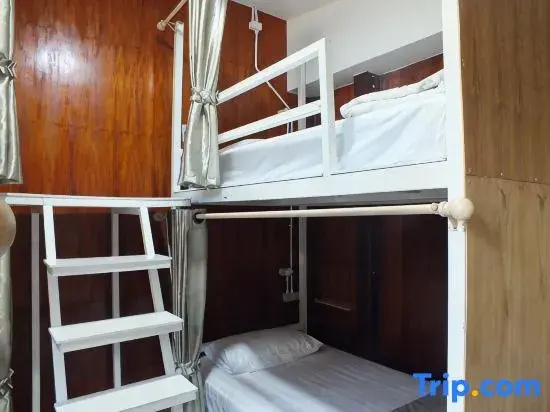 Bed in Dorm (female dorm)