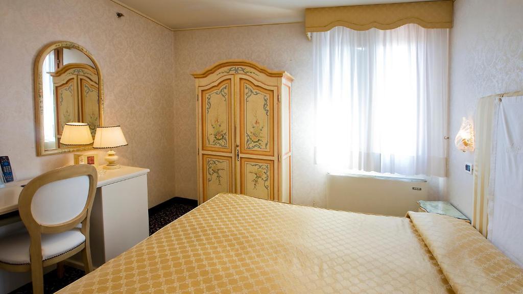Двухместный номер Classic двуспальная кровать в Hotel Principe