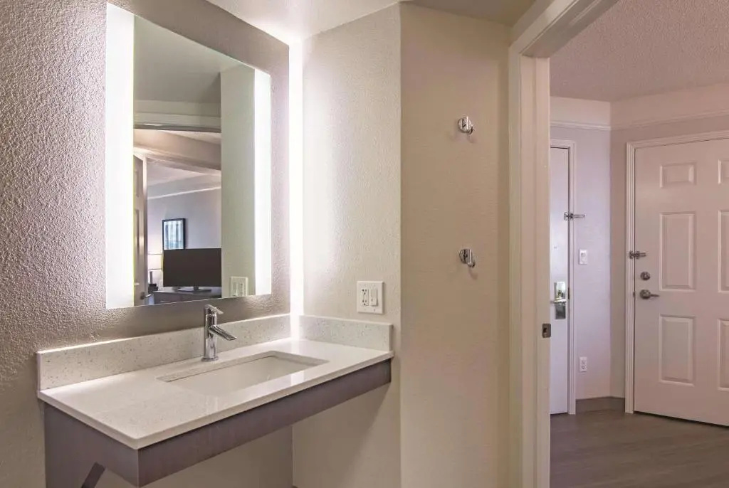La Quinta Inn & Suites by Wyndham Oklahoma City Norman - Chambres