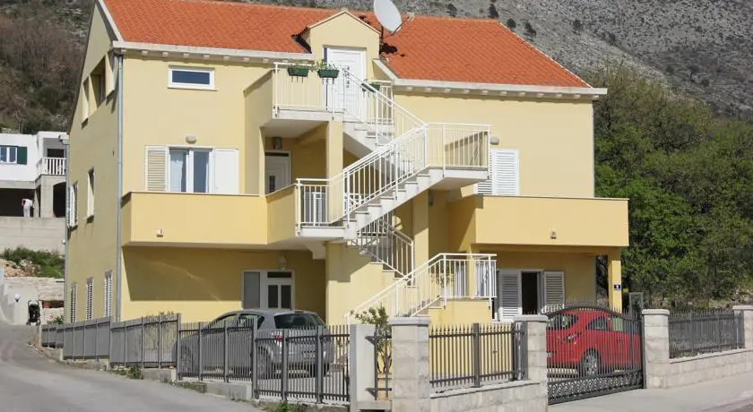 Apartments Rajna