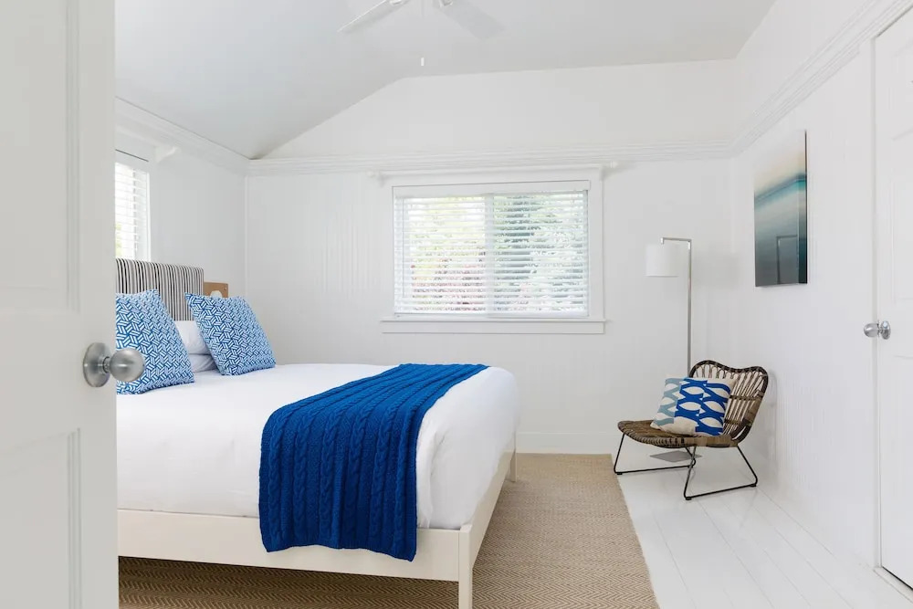 Blue - Inn on the Beach by null