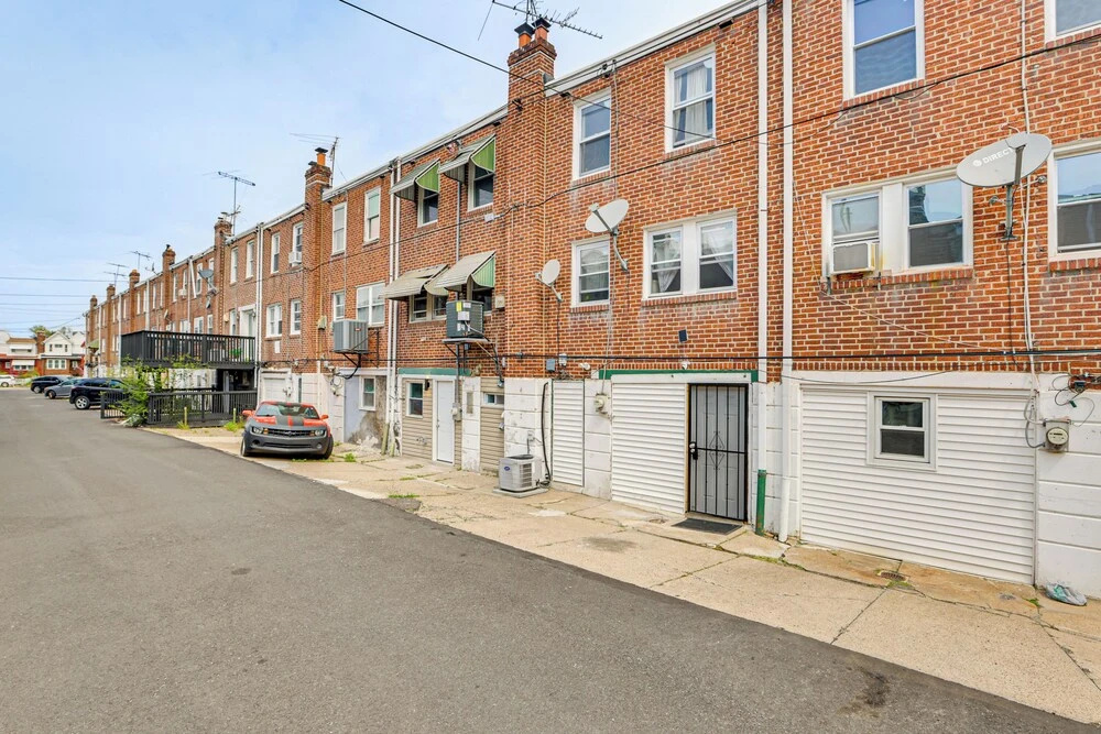 6 Mi to Stadiums! Walkable Philly Gem w/ Patio