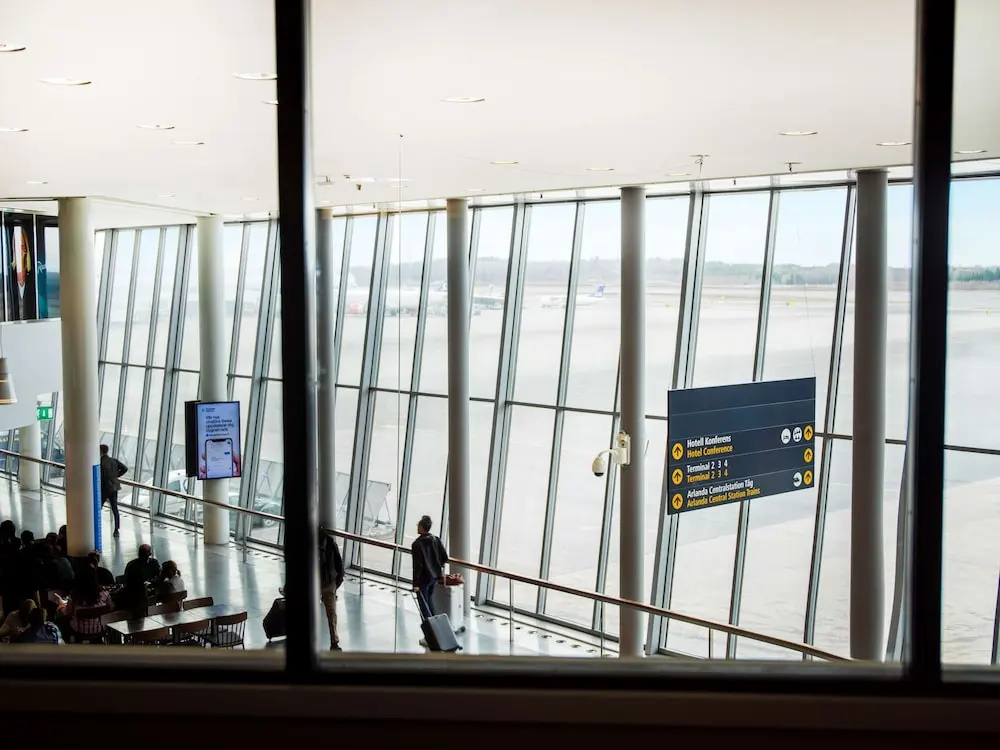 Lobby & Reception