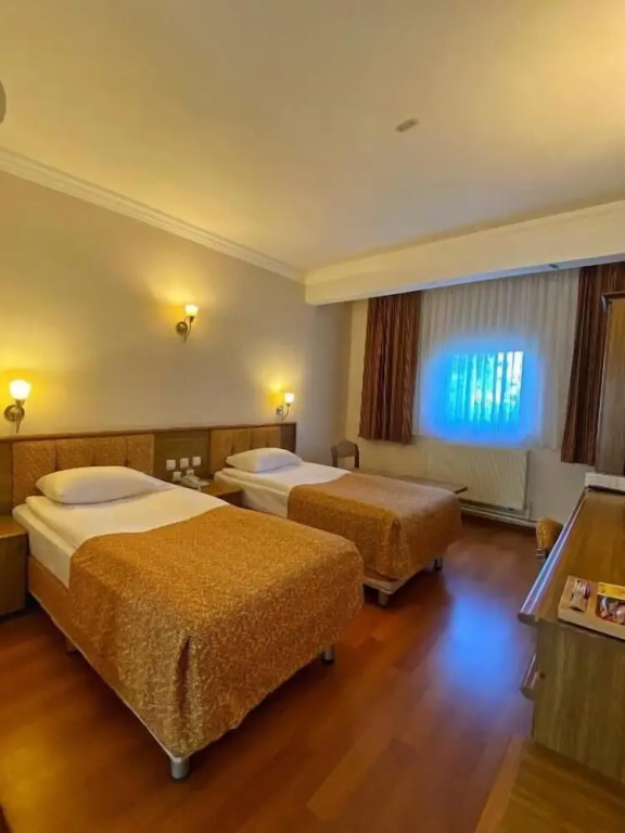 Standard Double Club room (full double bed)