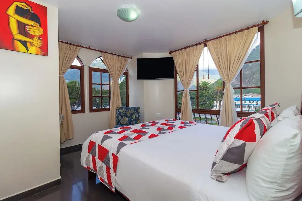 Standard Double room with city view (full double bed)