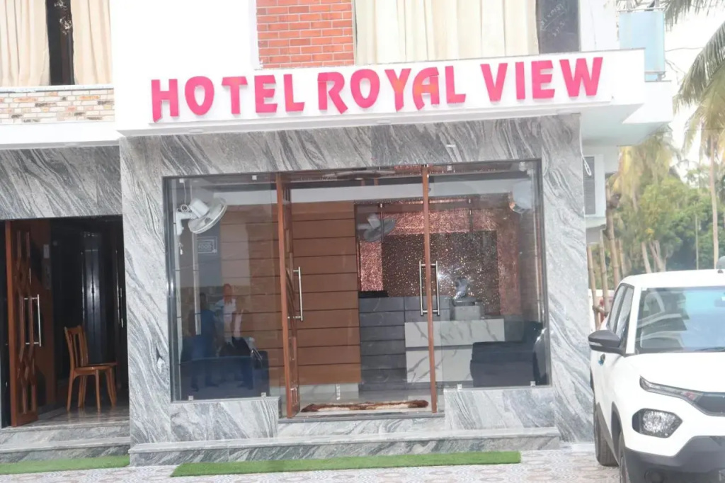 Goroomgo Royal View Digha