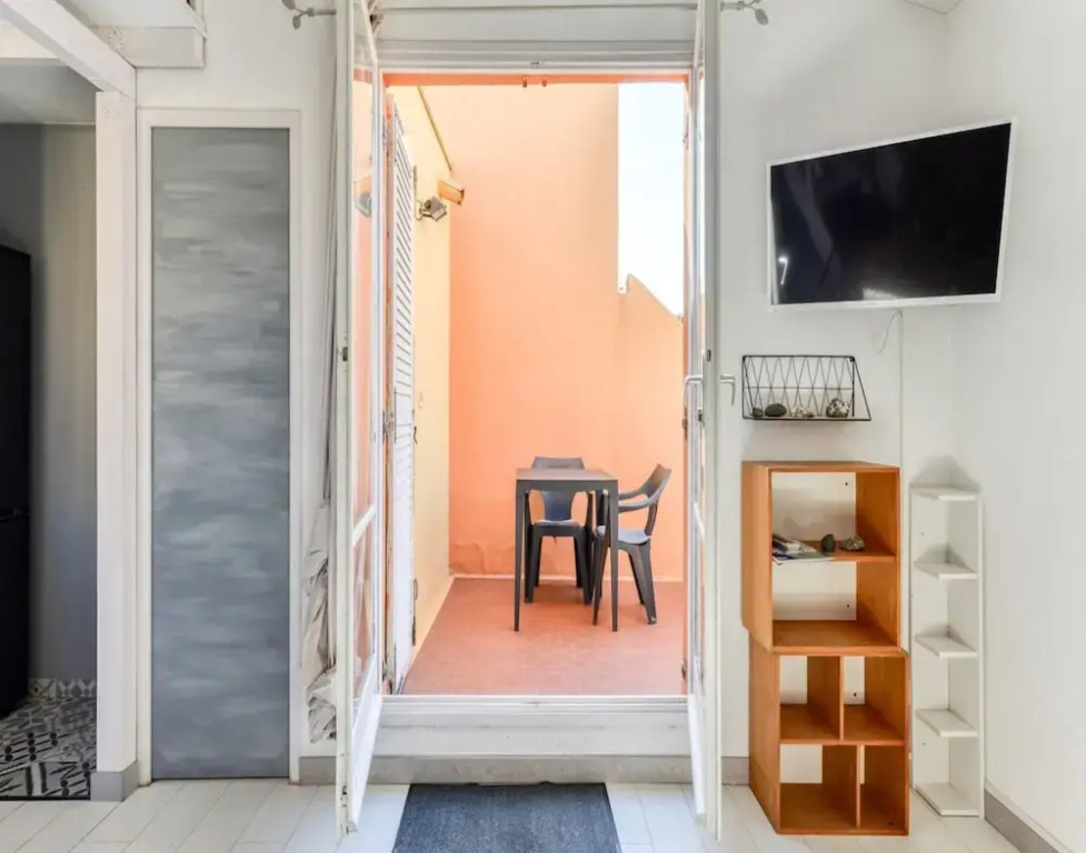 Voir la photo 2 — Modern Stay by the Beach