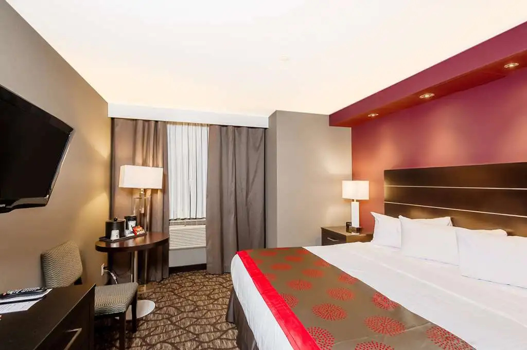 Ramada by Wyndham Niagara Falls by the River - Général