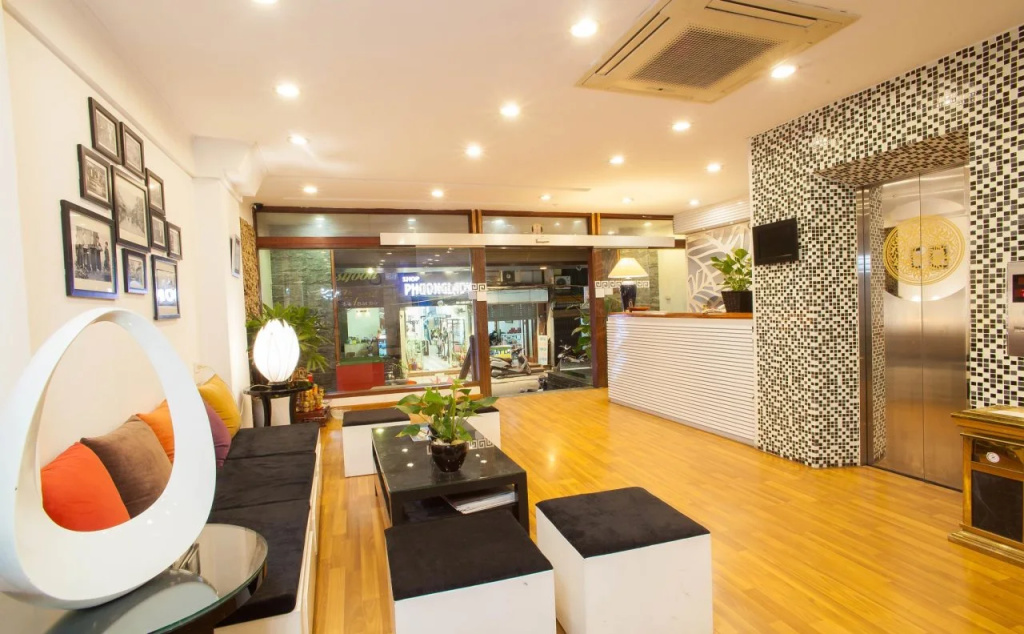 Lobby & Reception