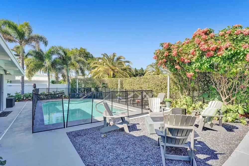 5BR with Heated Pool 5 min to Beach