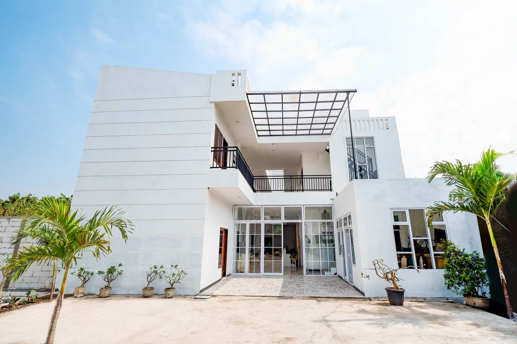 OYO 1611 Four D'home