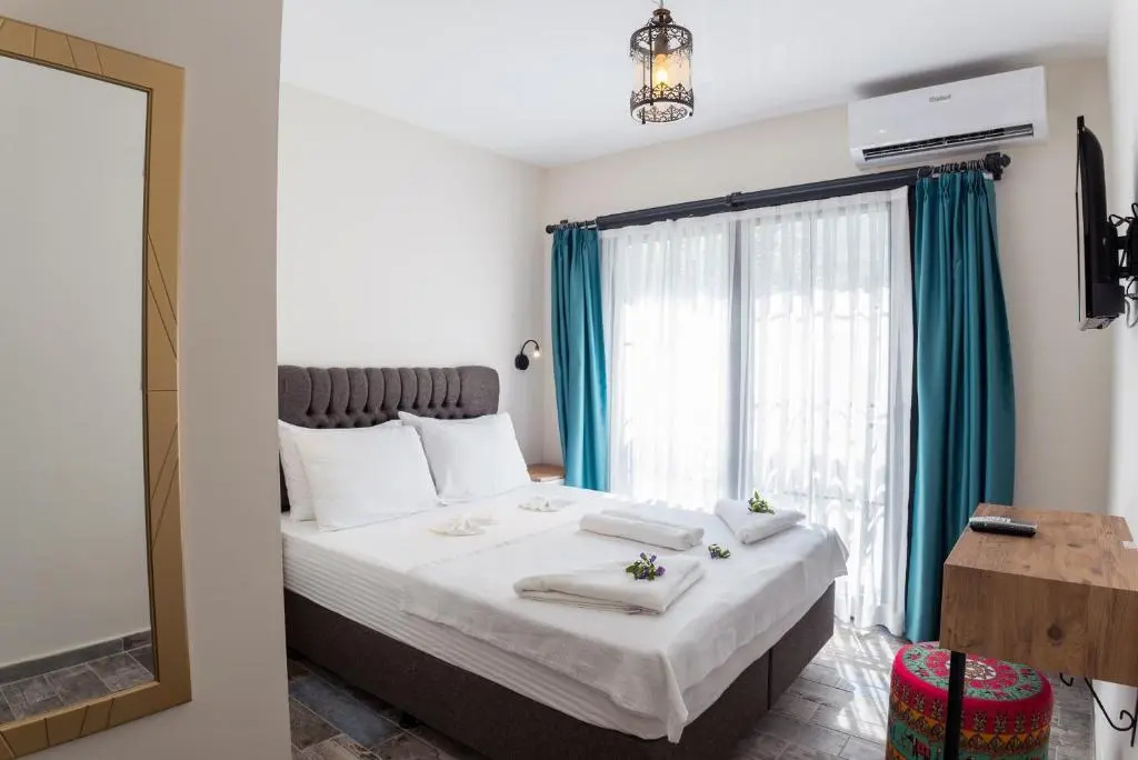 Deluxe Double room with balcony (full double bed)