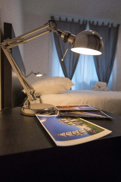 Business Double room with balcony (full double bed)