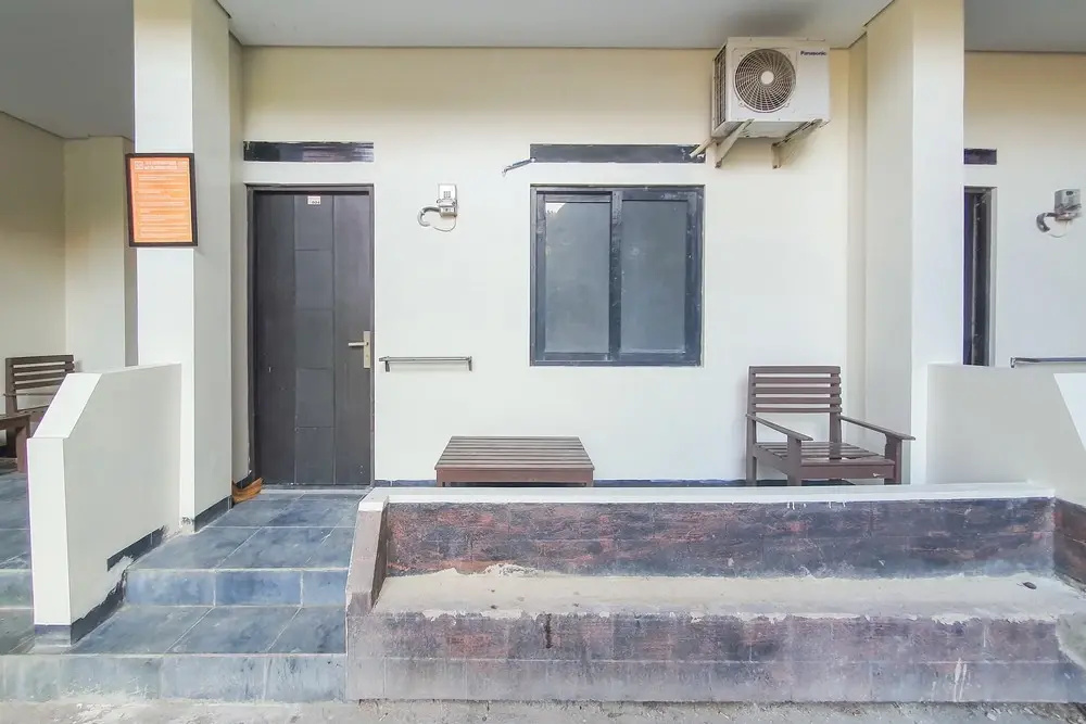 RedDoorz Syariah near Universitas Muhammadiyah Cirebon