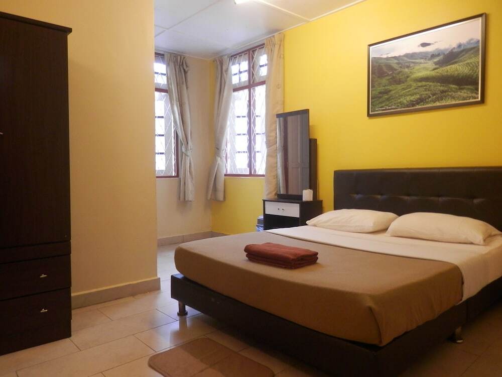 Eight Mentigi Guesthouse