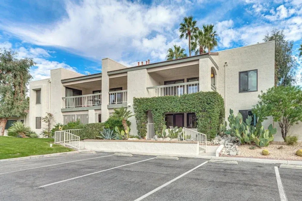 2 Mi to Dtwn Palm Springs! Modern Condo w/ Pool
