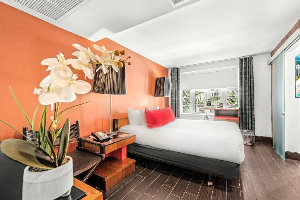 Deluxe Double room (full double bed)