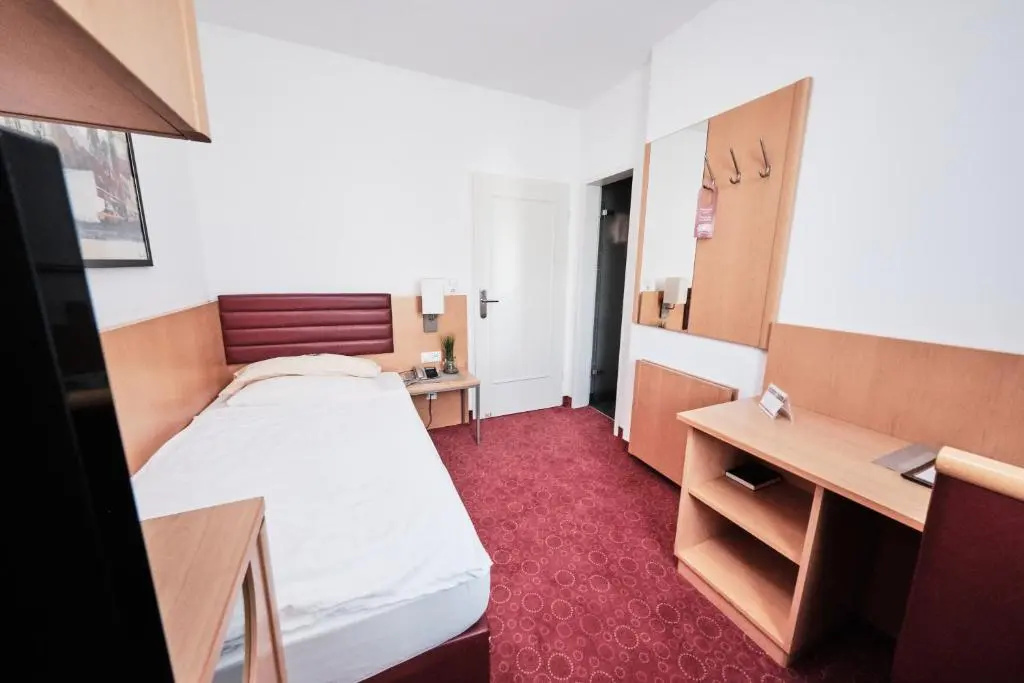 Hotel zum Adler - Chambres