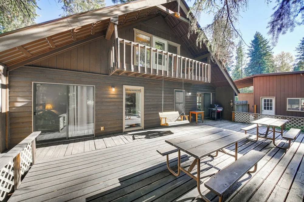 1 Mi to Dtwn Libby: Peaceful Home w/ Creek Access!