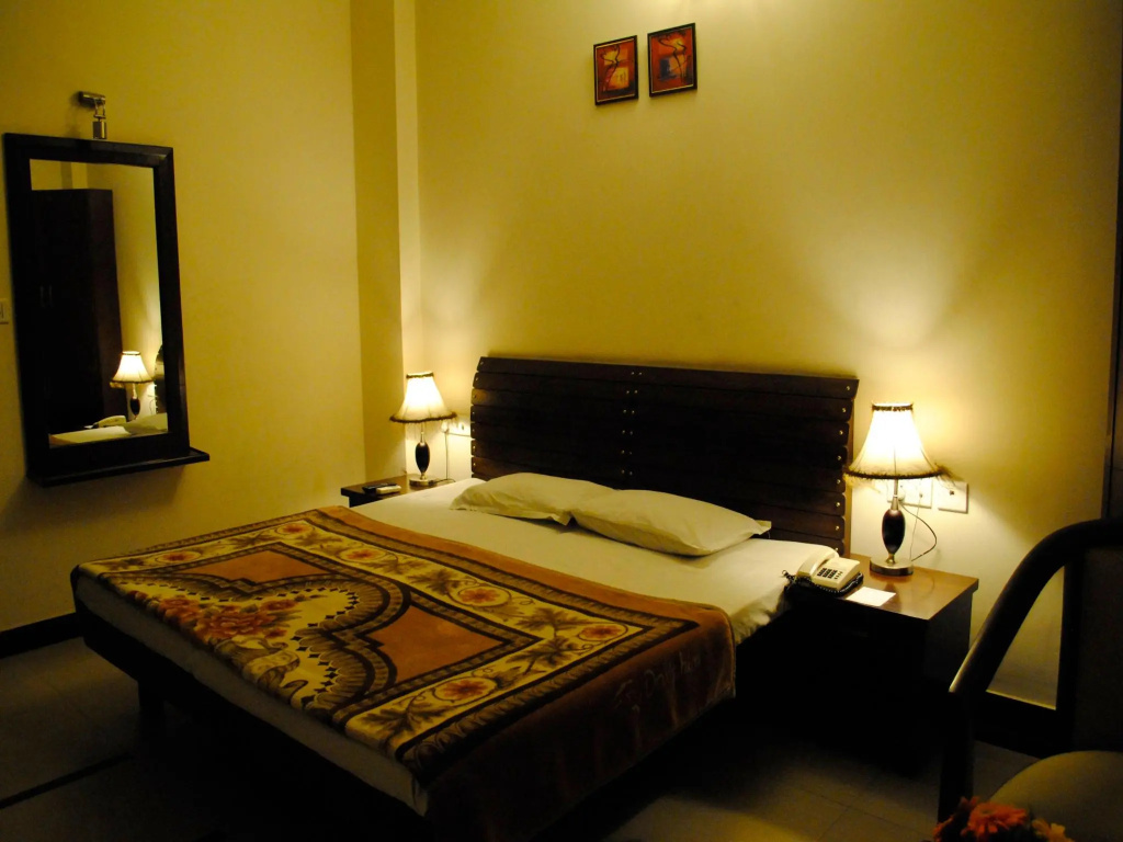 Standard Double room (full double bed)