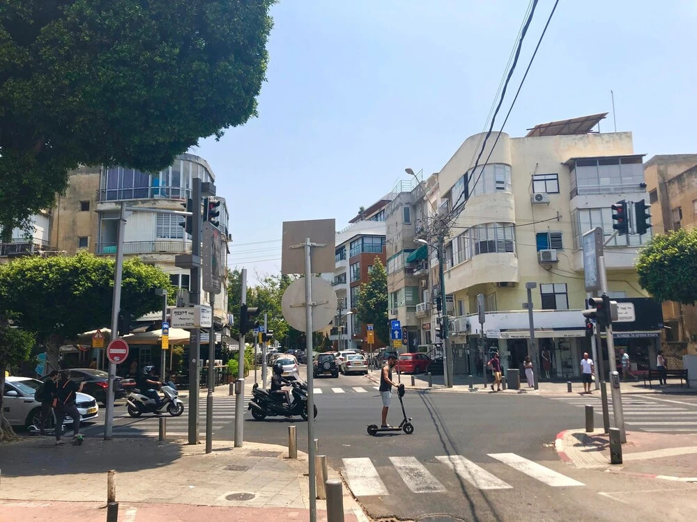 1 BR with Patio in City Center by FeelHome