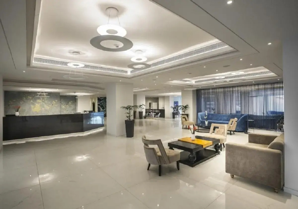 Lobby & Reception