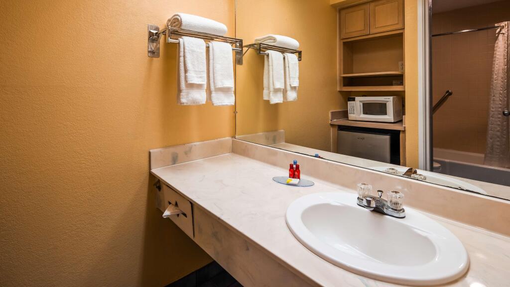 Best Western Elyon Colombo
