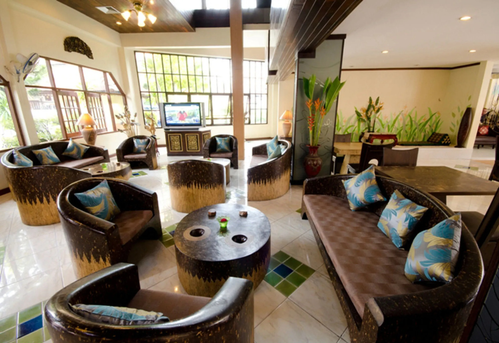 S Lodge Pattaya (formally known as Sabai Lodge) — фото