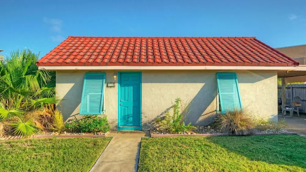 3 Cozy Cottages Fire Pit, Walkable Location in Spanish Village