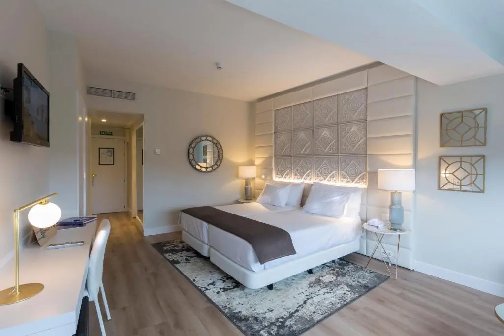 Hotel Tres Reyes Pamplona - Chambres