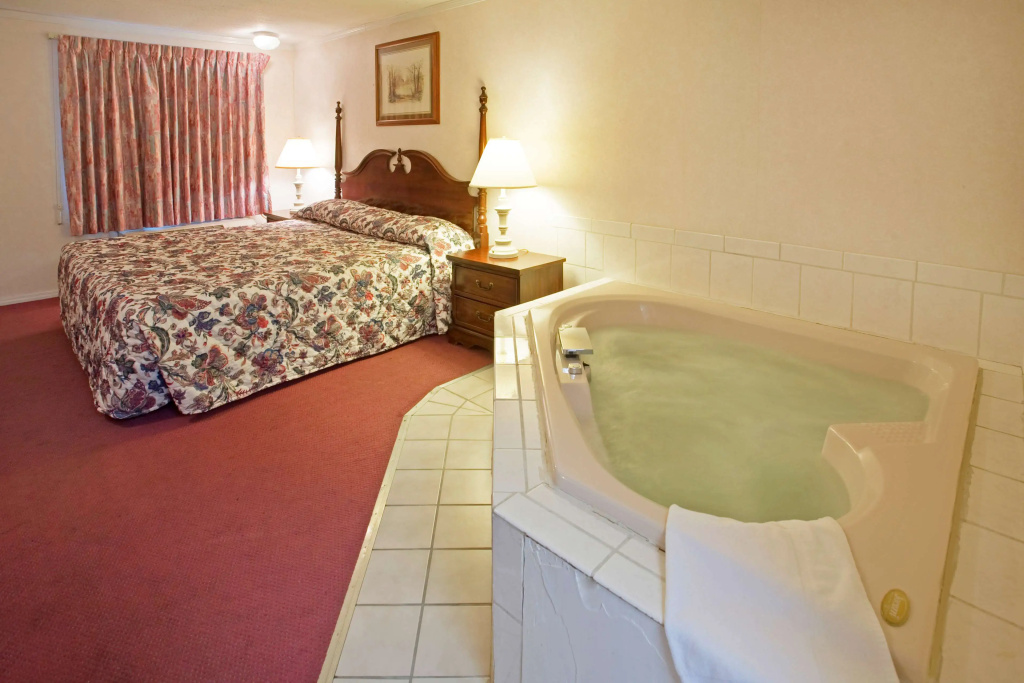 Double Suite (full double bed)