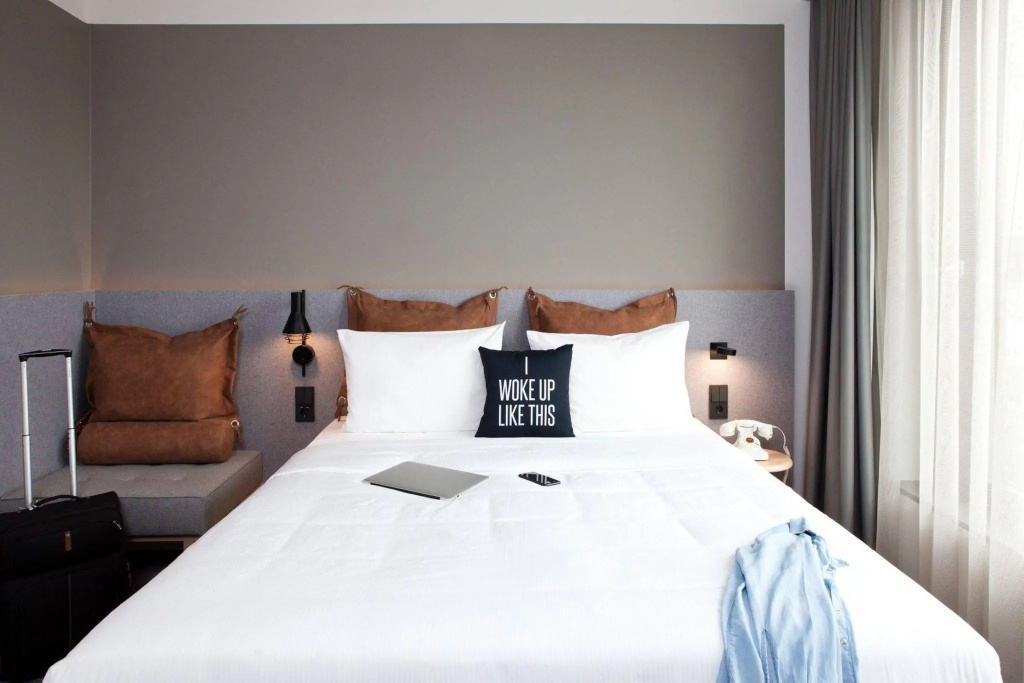 Standard Double room with inland view full double bed