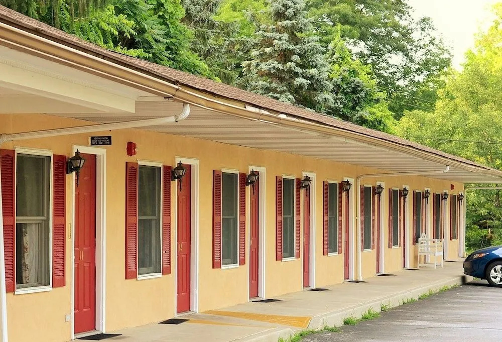 Holiday Motel