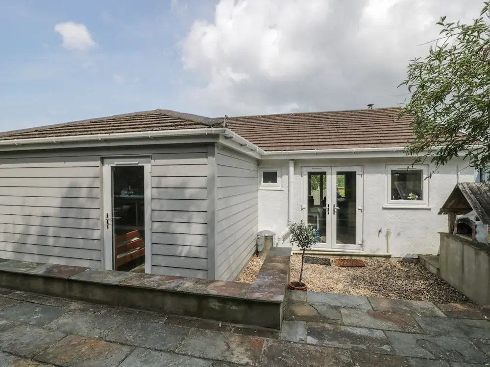 54 The Moorings